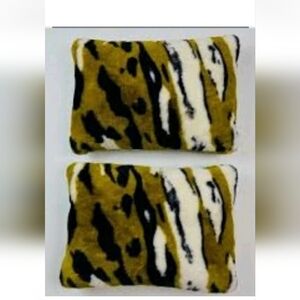 Set Of 2 Anthropologie Sophie Faux Fur Accent Accent Cushions Covers Super Soft